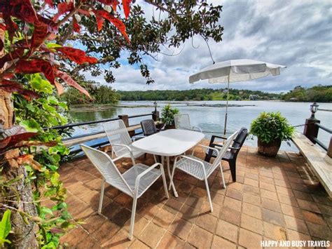 Julian 's Island Lodge .